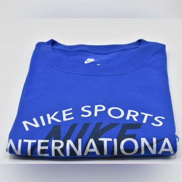 Nike tee!! - Picture 2 of 3